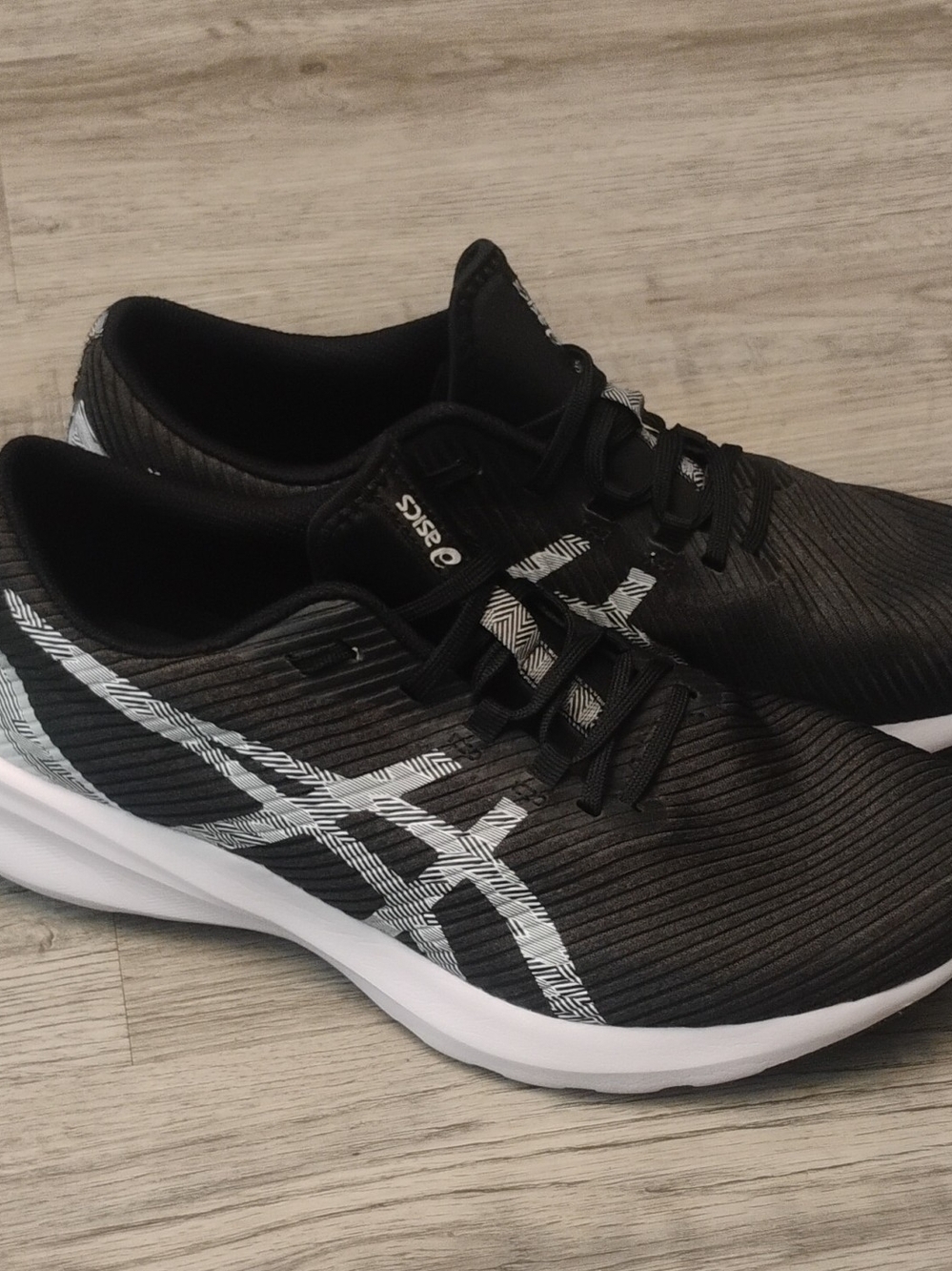 ASICS Black & White Running Shoes Men's Size 10.5